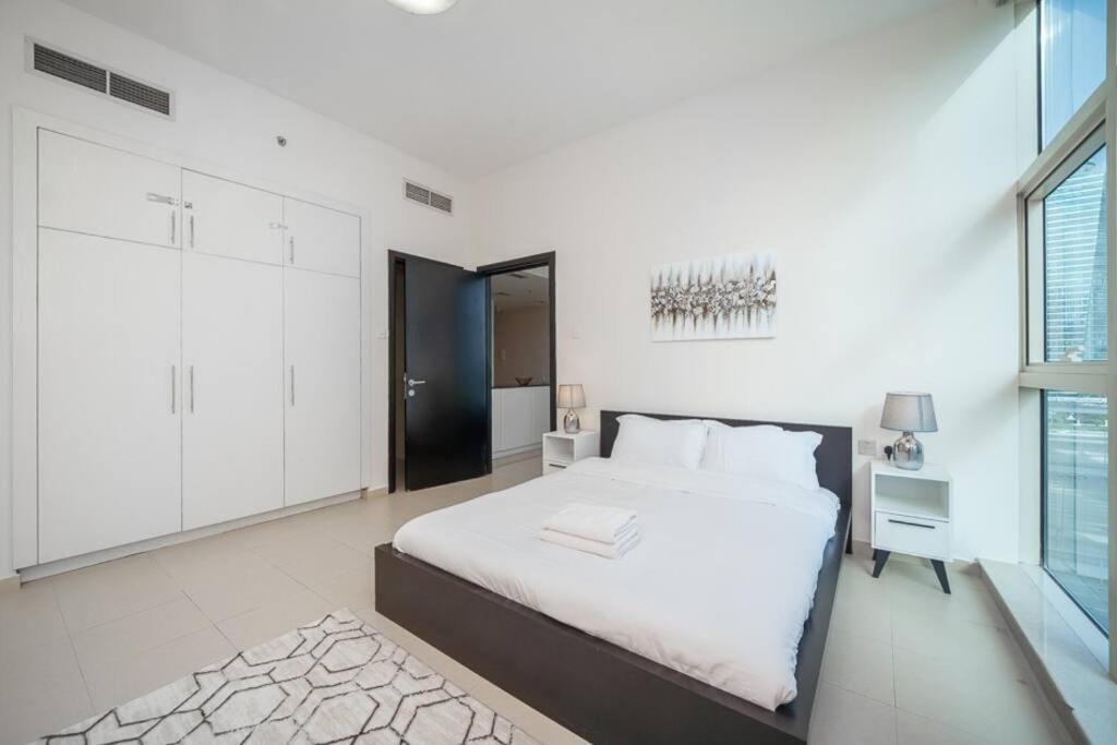 Stonetree - Furnished 1br Close To Metro *