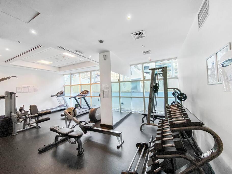 Stonetree - Furnished 1br Close To Metro Apartment *