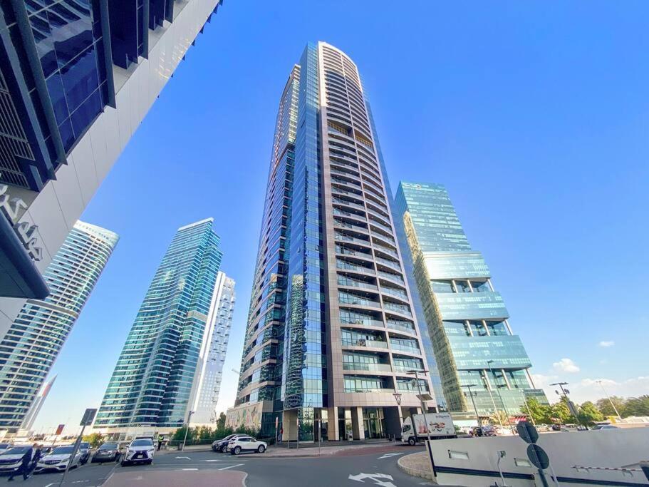 Stonetree - Sit Back, Relax And Your New View Awaits * Dubai