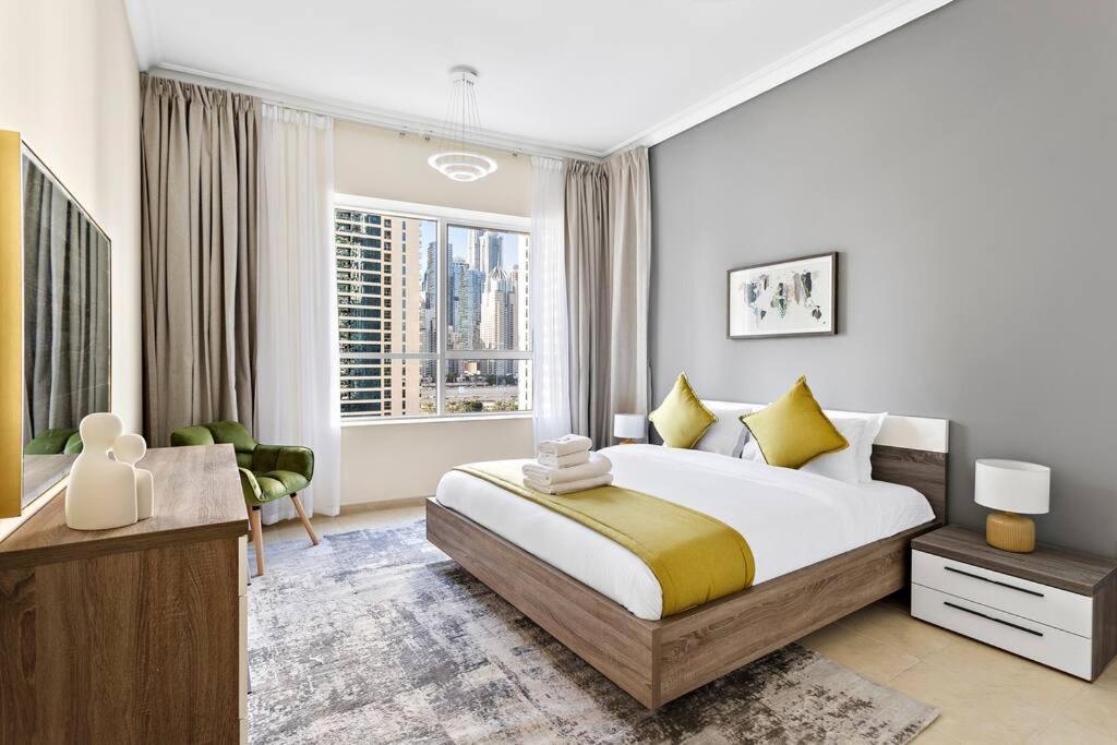Stonetree - Sit Back, Relax And Your New View Awaits Apartment *