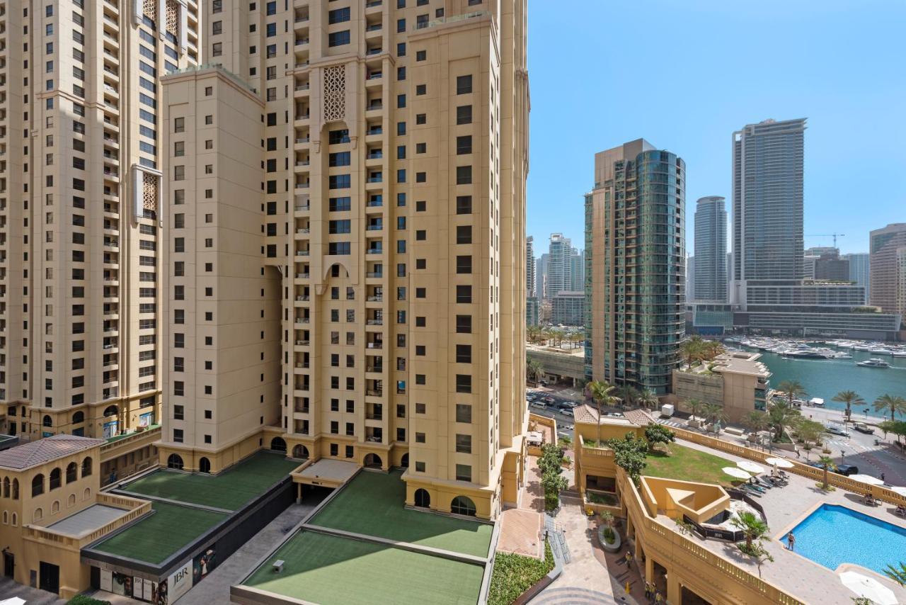 Apartment Fab In Jbr With A Pool & View Skyline Dubai