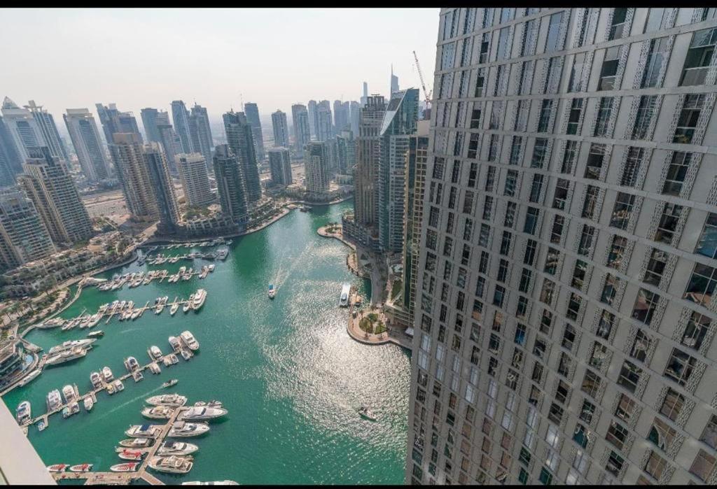Luxury 2 Bedroom With Full Marina View Apartment *