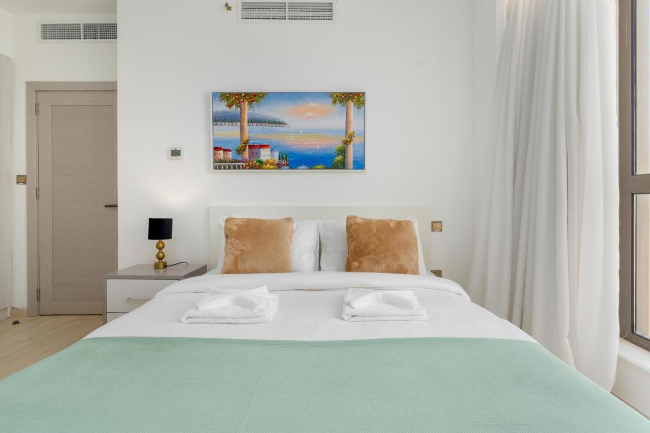 Vacay Lettings Fully Renovated Lux Beachfront 3bed At Jbr *