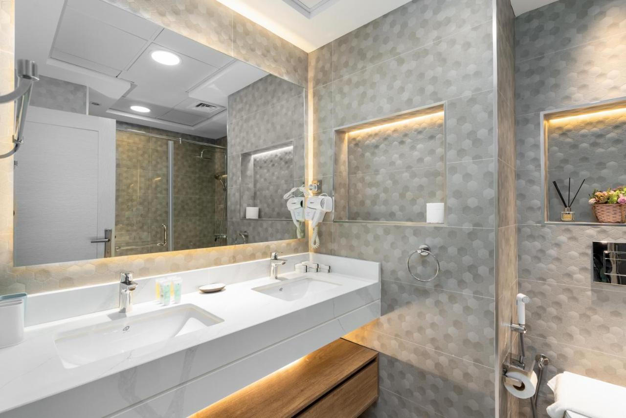 Vacay Lettings Fully Renovated Lux Beachfront 3bed At Jbr *