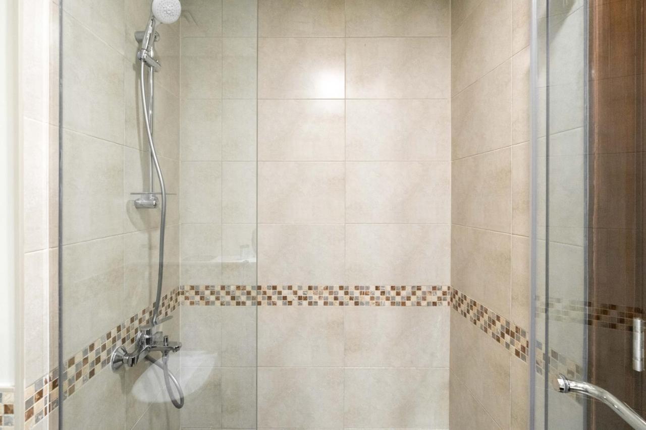 Relaxing 2br At Vera Residences Apartment