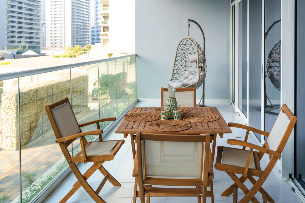 Relaxing 2br At Vera Residences * Dubai