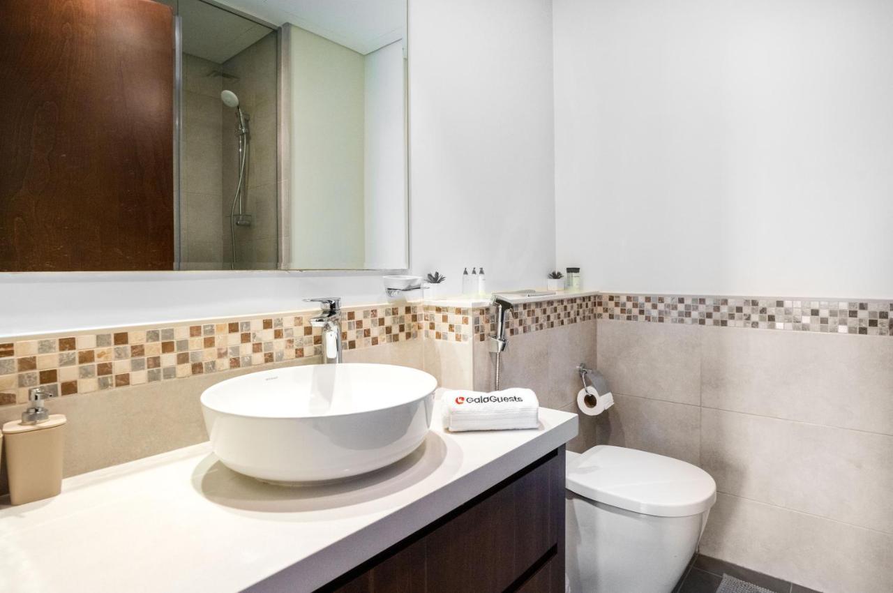 Relaxing 2br At Vera Residences * Dubai