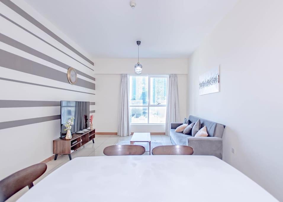 Stonetree - Spacious 1br - Location For Tourist Apartment *