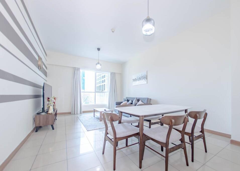 Apartment Stonetree - Spacious 1br - Location For Tourist