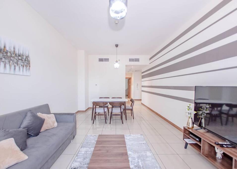 Apartment Stonetree - Spacious 1br - Location For Tourist