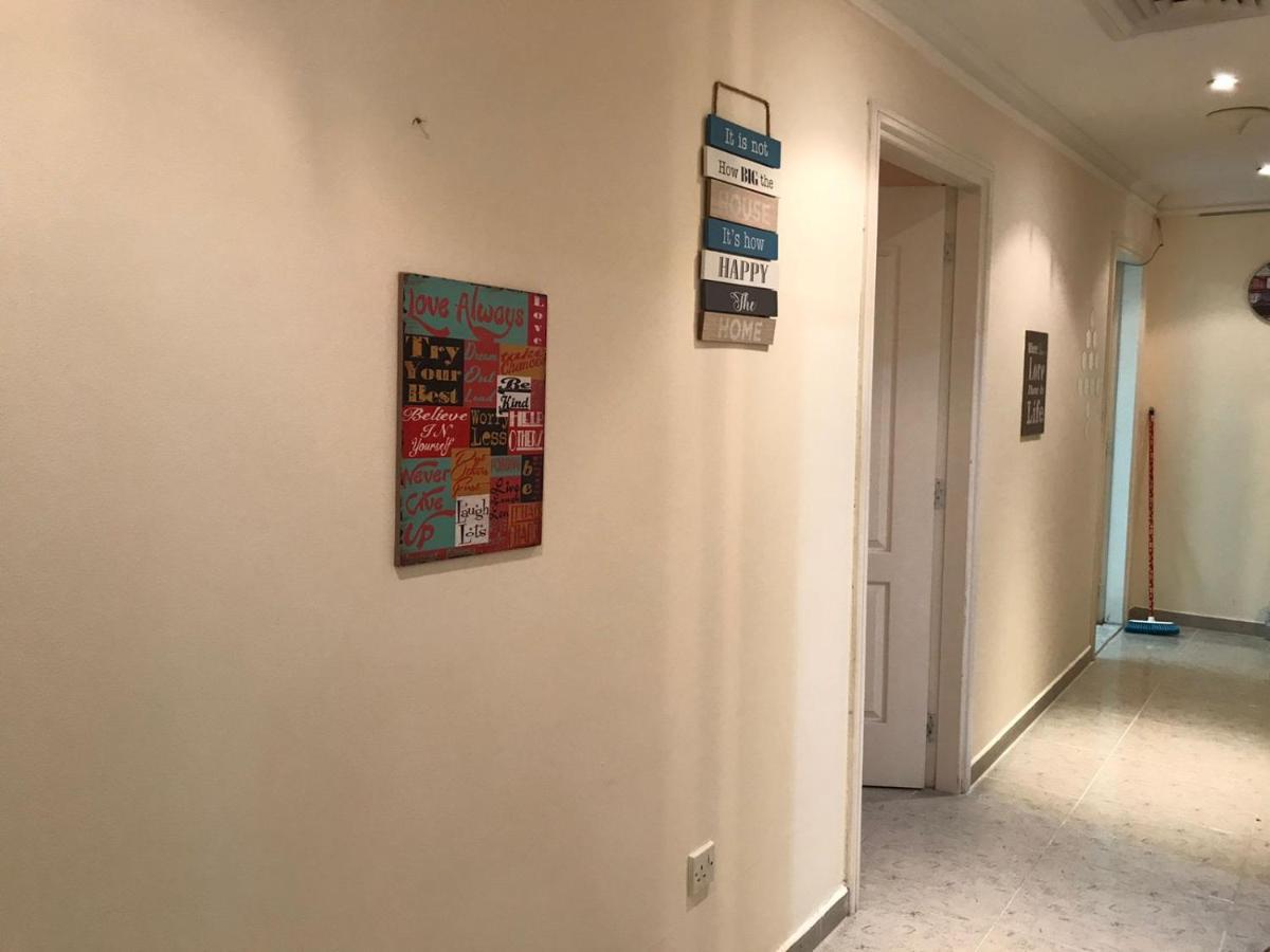 Couples Size Partition Near Financial Metro/difc * Dubai