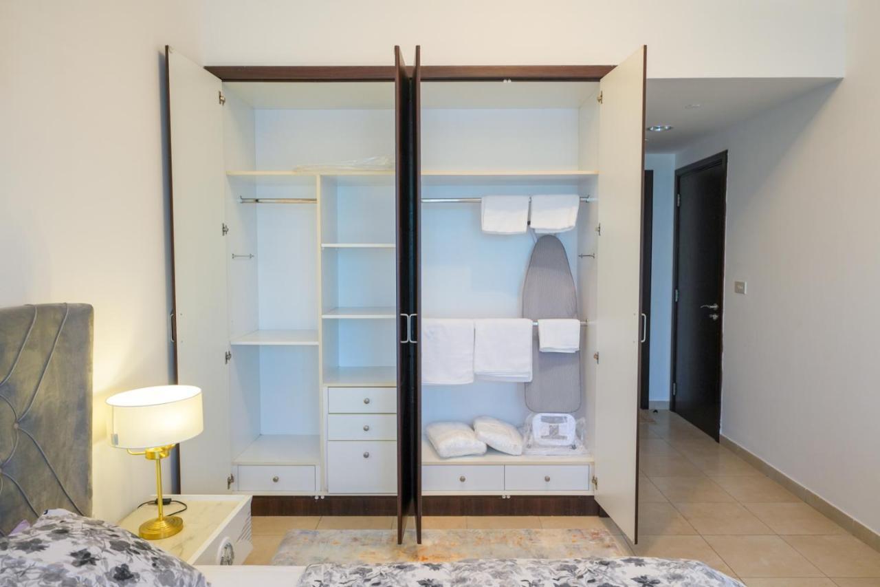 Experience Iconic Burj Khalifa Views From Apartment Dubai