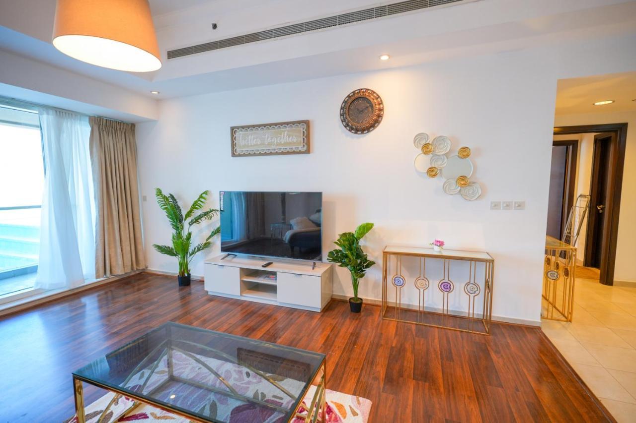 Experience Iconic Burj Khalifa Views From Apartment Dubai