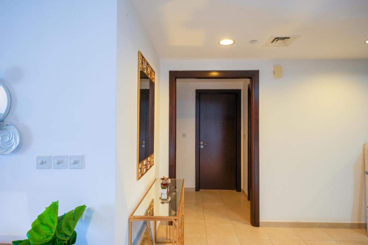 Incredible 2br With Burj Khalifa View & Balcony Dubai