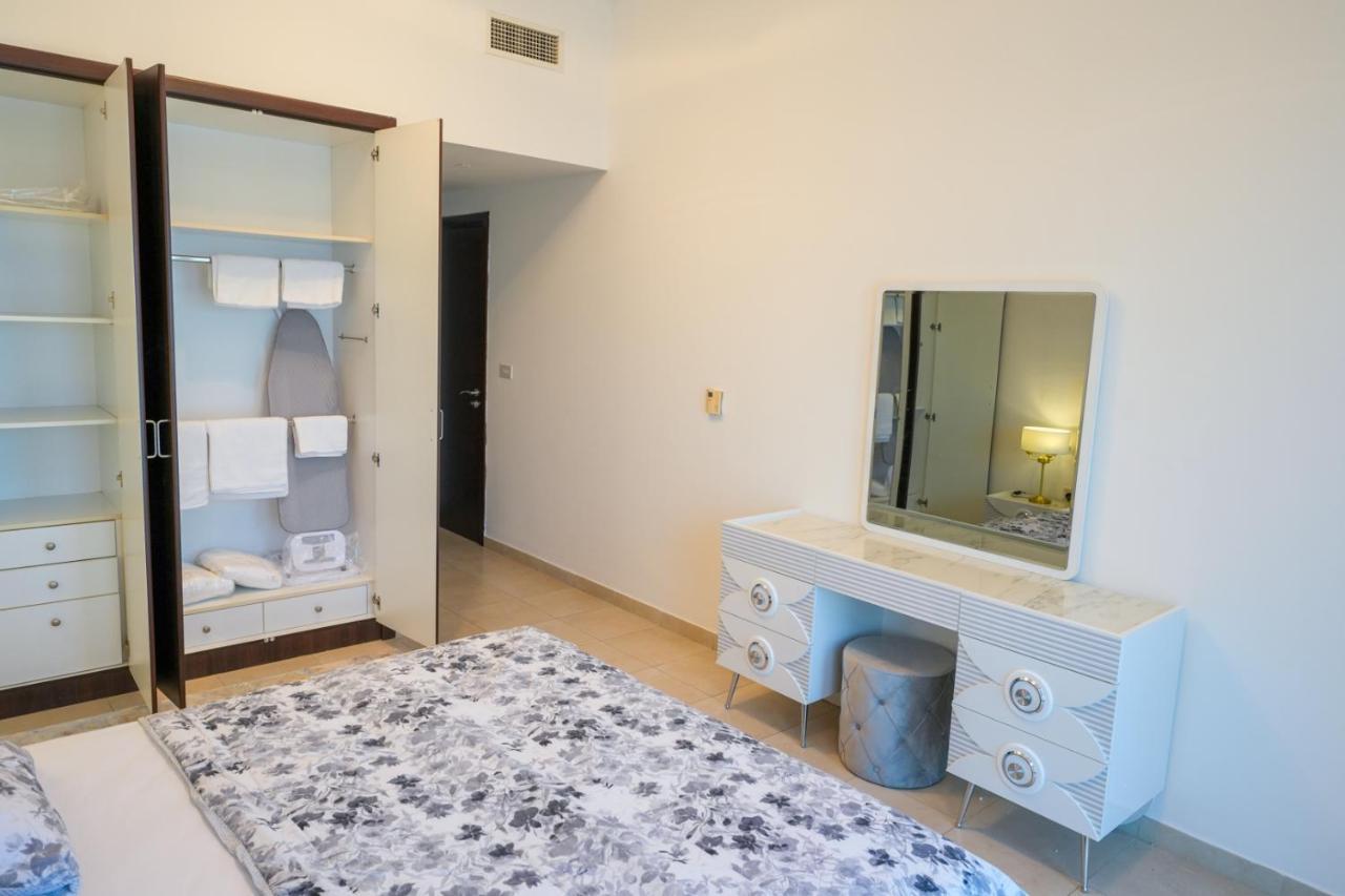 Experience Iconic Burj Khalifa Views From Apartment *