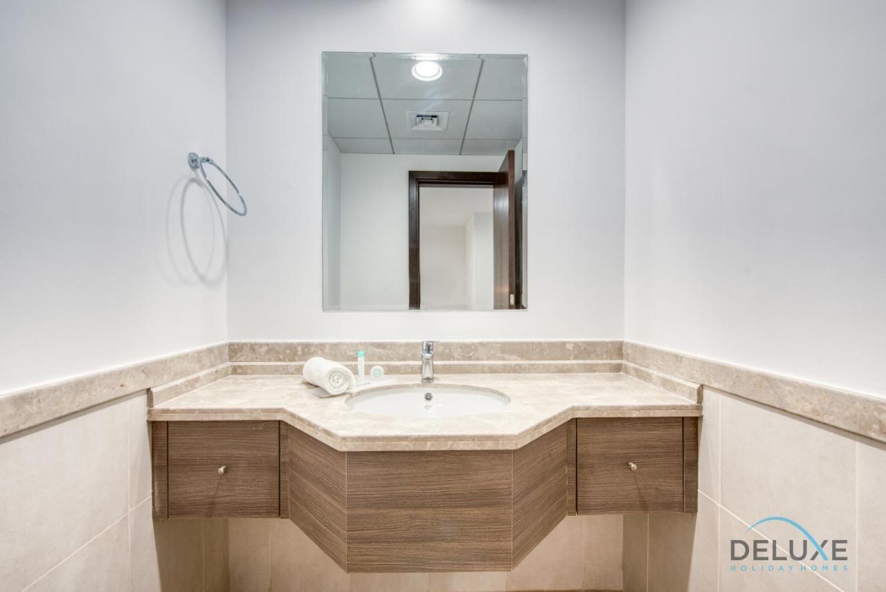 Vivid 2br At Canal Residences West Sports By Deluxe Homes Apartment