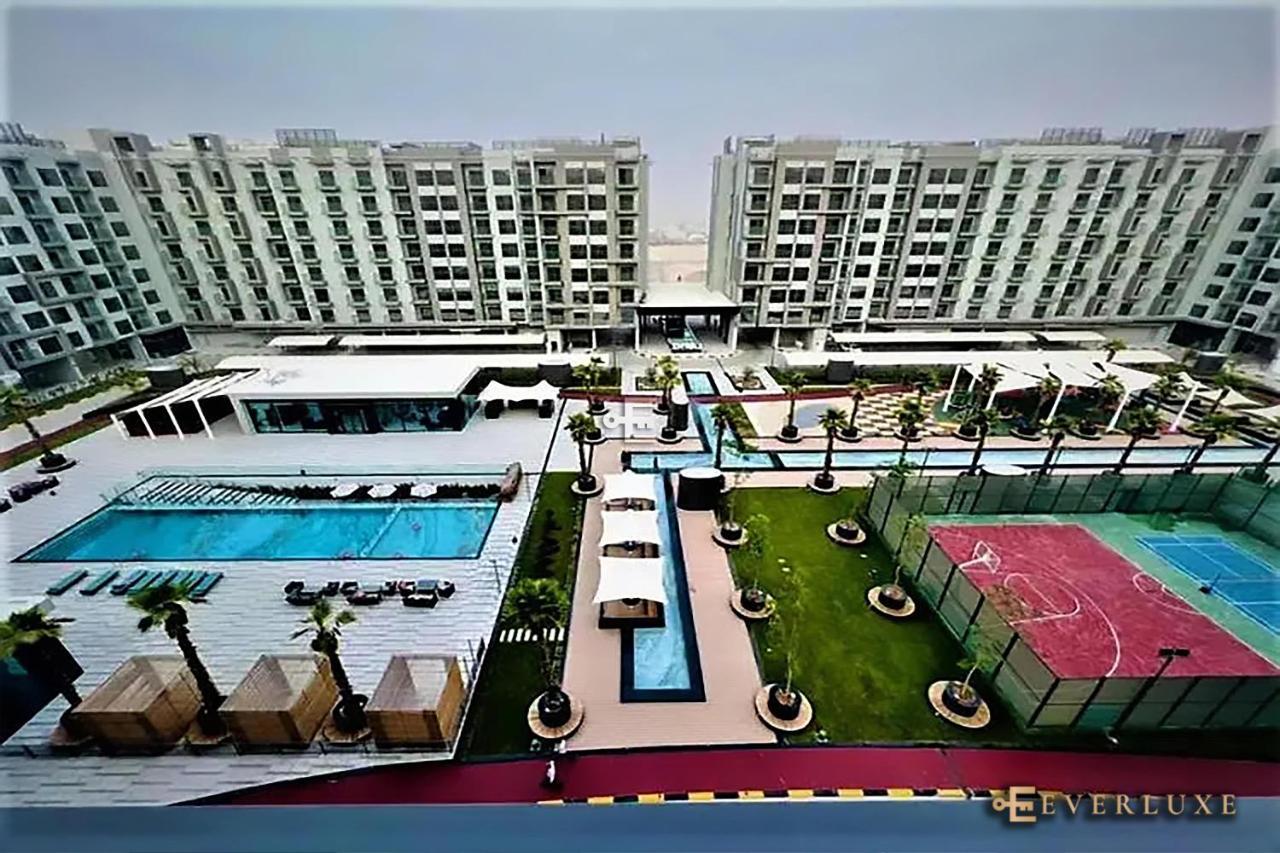 Lawnz-4 210 Dubai