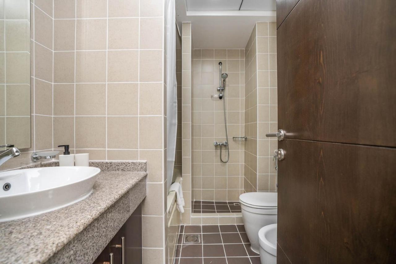 Apartment High Floor - Great Location - Family Friendly *