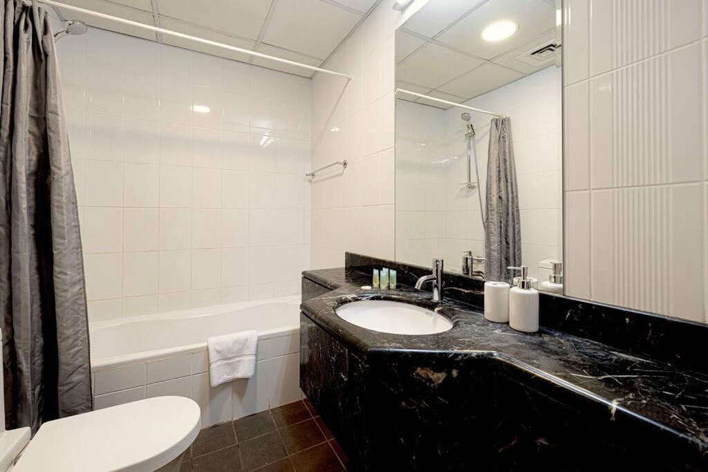 Spacious 1bdr - Near Burj Khalifa - Downtown Dubai