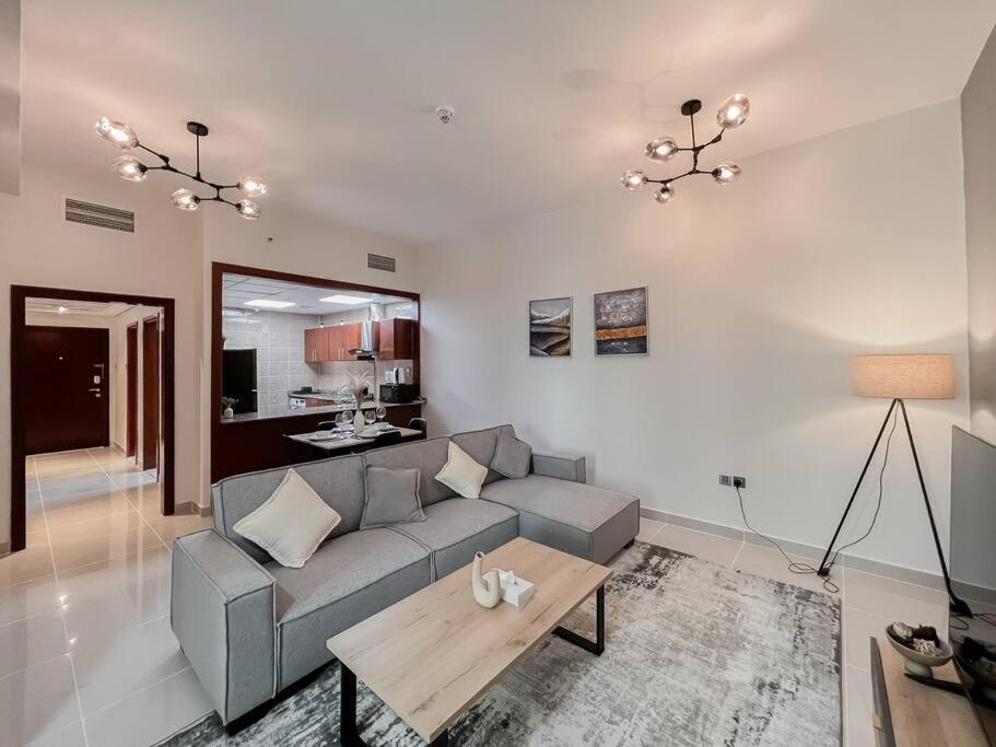 Stonetree - Modern 1 Bedroom Near The * Dubai
