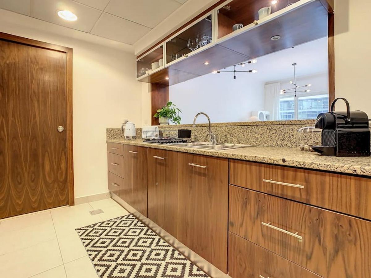 Key View - Marina Quays East Apartment