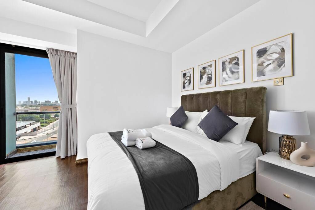 Stonetree - Elegant In Goldcrest View Apartment *