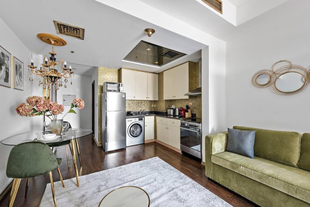 Stonetree - Elegant In Goldcrest View Dubai