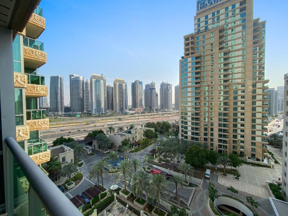 Lux 2br With Views Of Marina, Pool & Gym * Dubai
