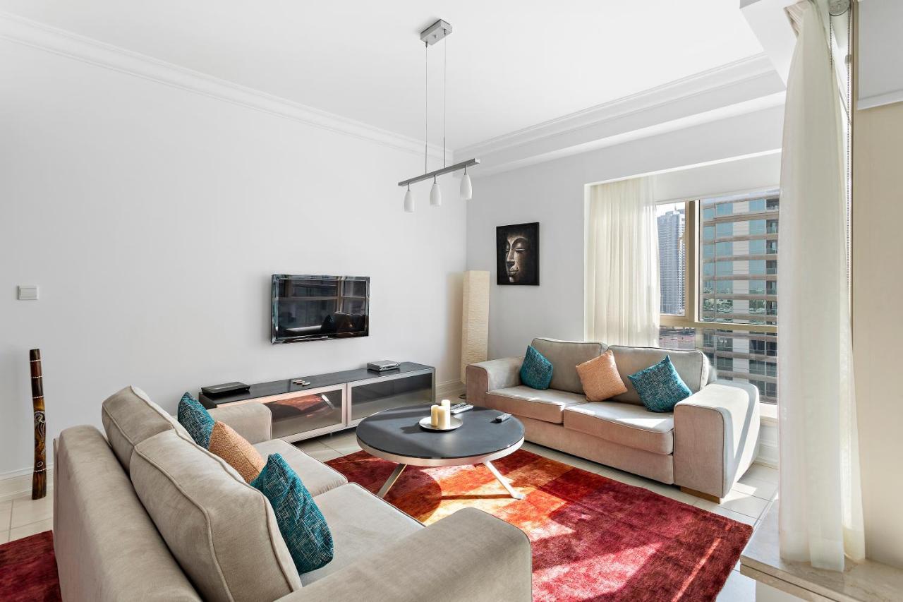Lux 2br With Views Of Marina, Pool & Gym * Dubai