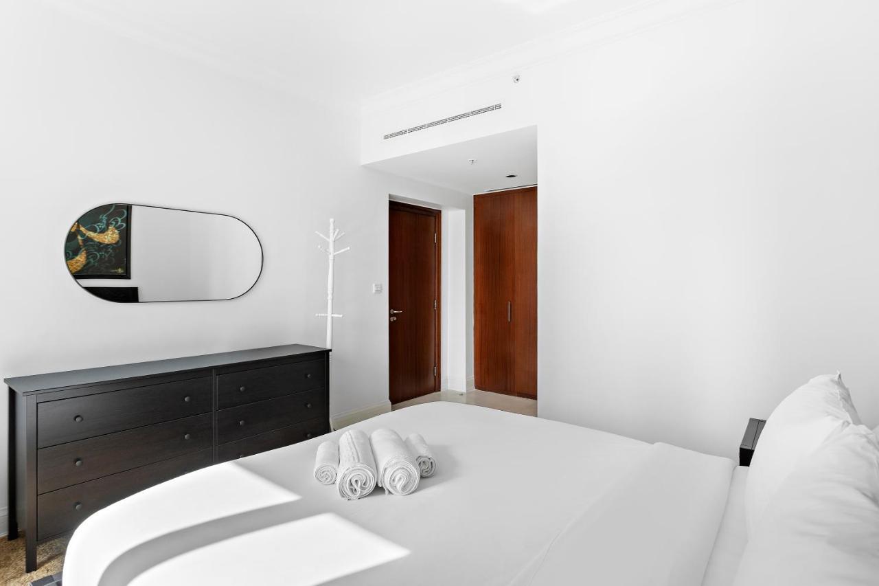 Lux 2br With Views Of Marina, Pool & Gym * Dubai