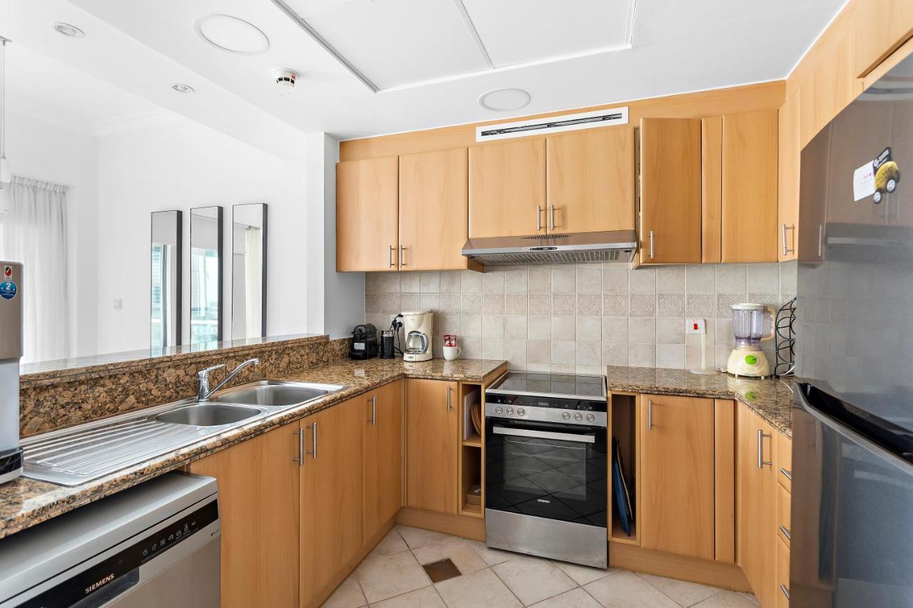 Apartment Lux 2br With Views Of Marina, Pool & Gym Dubai