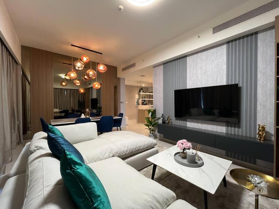 Dreamy Getaway 4b In Burj Royale Downtown *