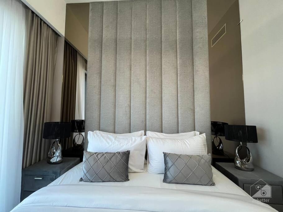 Dreamy Getaway 4b In Burj Royale Downtown *