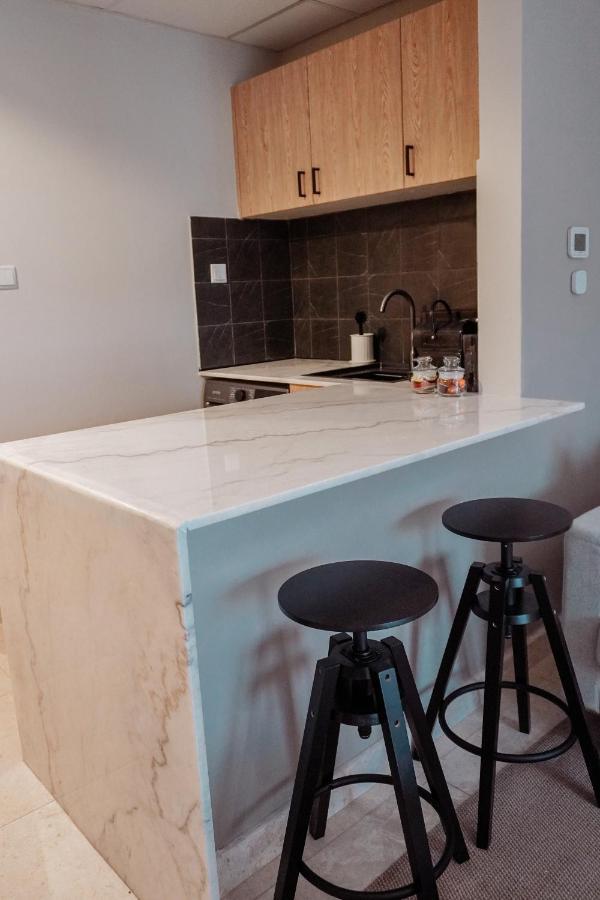 Apartment Chic In Downtown
