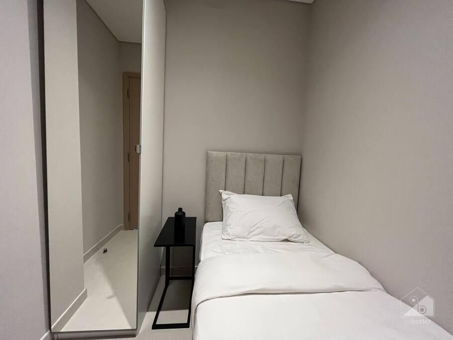 Apartment Dreamy Getaway 4b In Burj Royale Downtown *