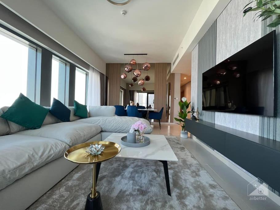 Dreamy Getaway 4b In Burj Royale Downtown