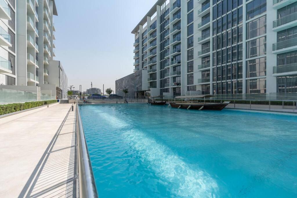 One Bedroom - 10min From Burj Khalifa - Lagoon View * Dubai
