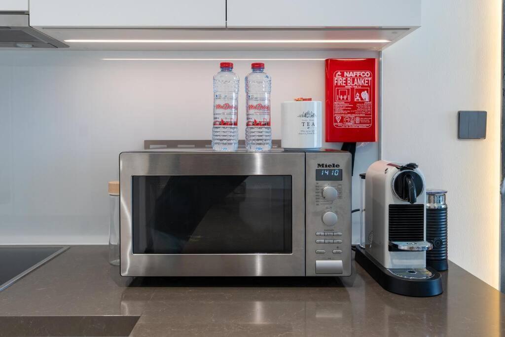 Apartment One Bedroom - 10min From Burj Khalifa - Lagoon View *