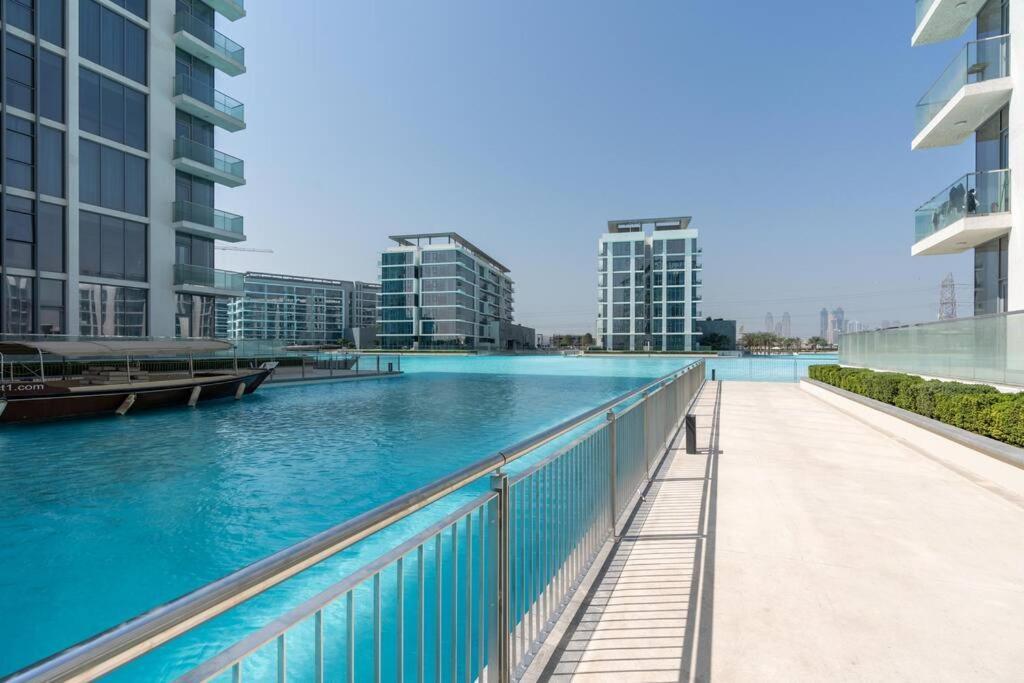 One Bedroom - 10min From Burj Khalifa - Lagoon View Apartment