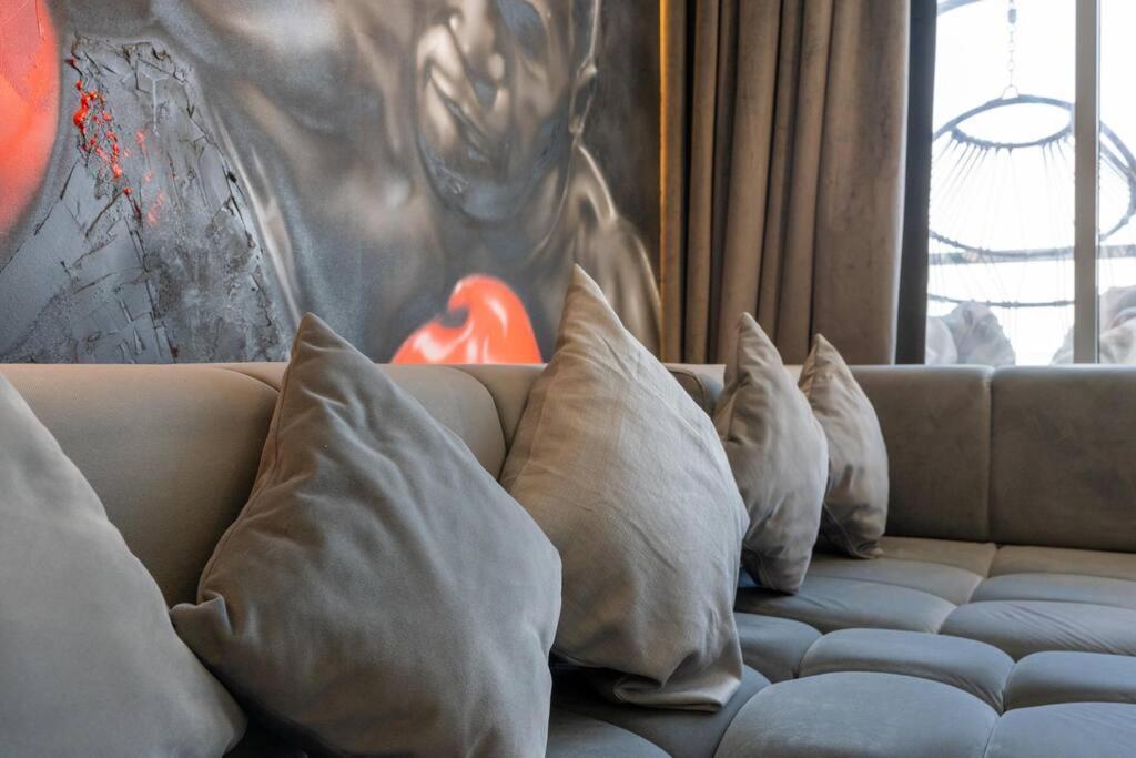 Apartment One Bedroom - 10min From Burj Khalifa - Lagoon View *