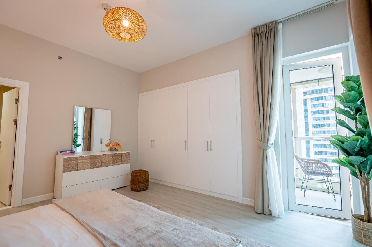 Daniels Spacious 1br In Heart Of Marina Dubai