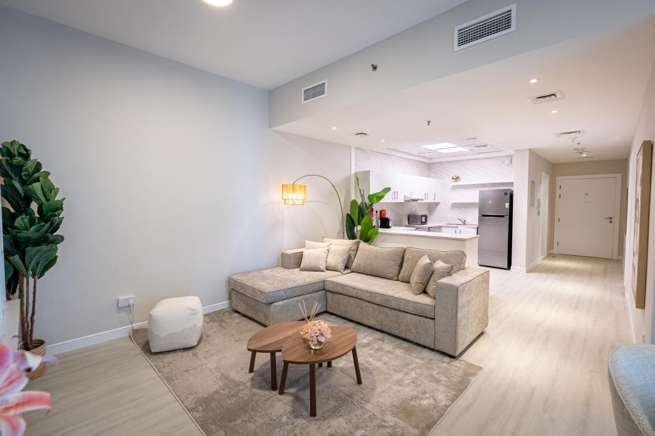 Daniels Spacious 1br In Heart Of Marina Apartment Dubai