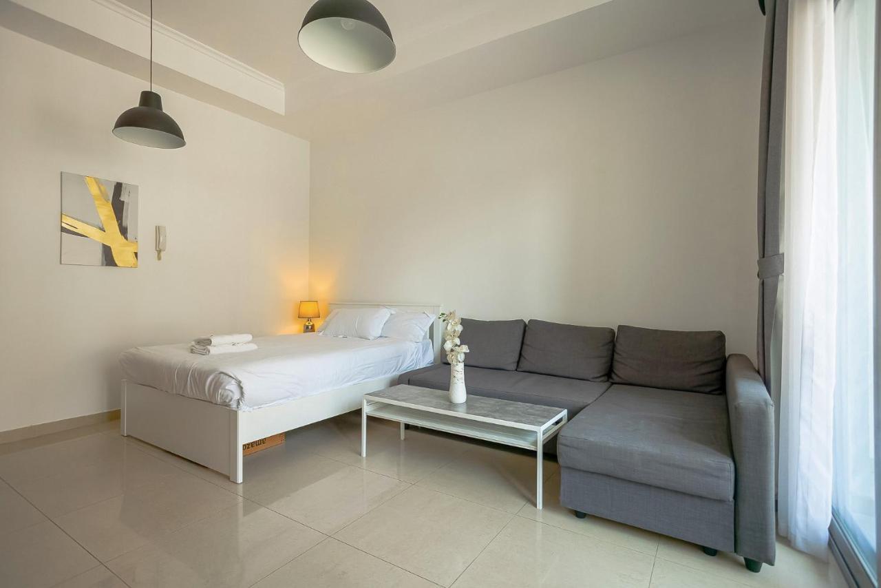 Stonetree - Dec Tower Studio - Dubai Marina *