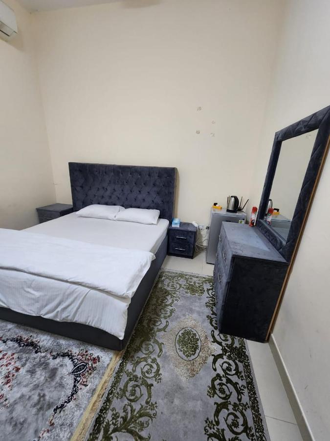 Couple With Attached Bathroom * Dubai