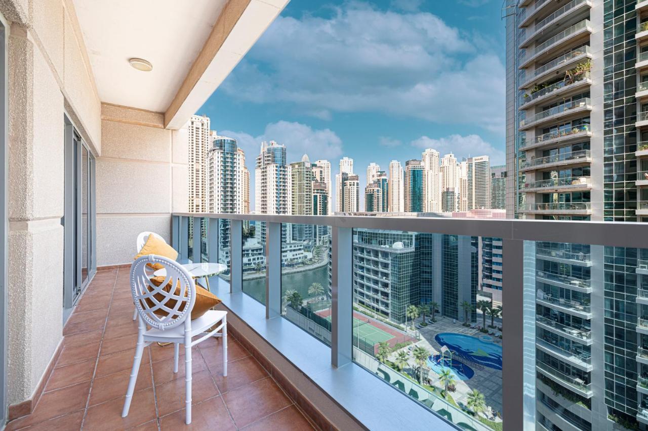 Luxury 1 Bedroom Full Marina View, Sleeps 5, 1 Min To Metro Apartment *