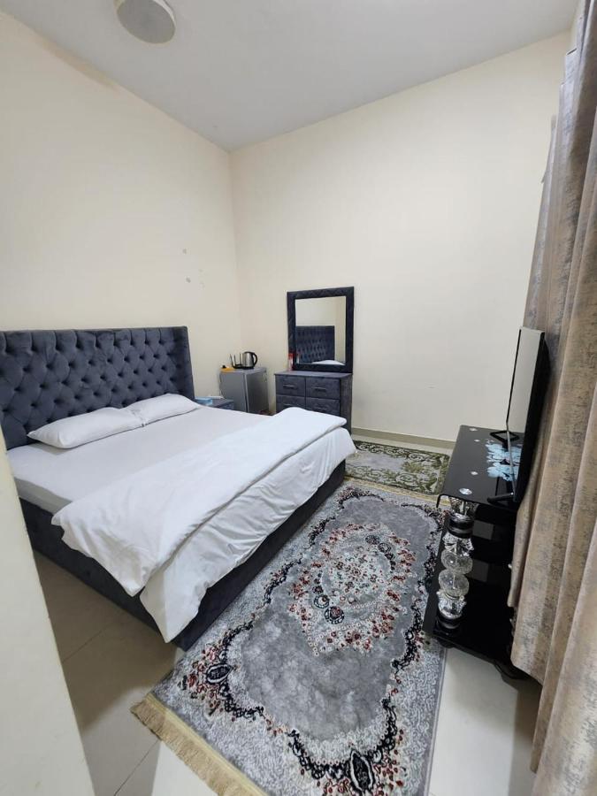 Guest house Couple With Attached Bathroom