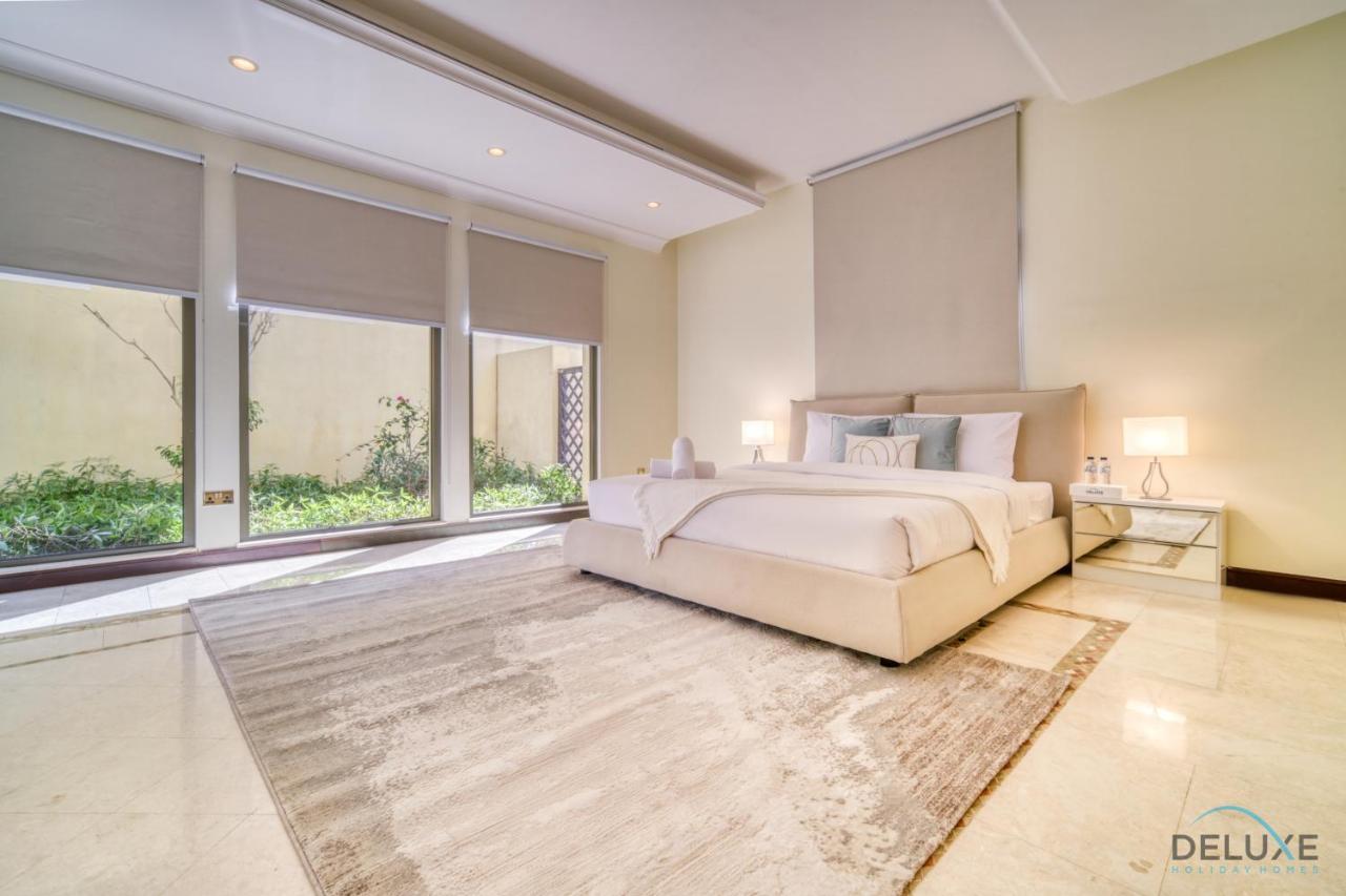 Apartment Premier 6br With Assistant's And Private Pool In Frond E Palm Jumeirah By Deluxe Homes Dubai