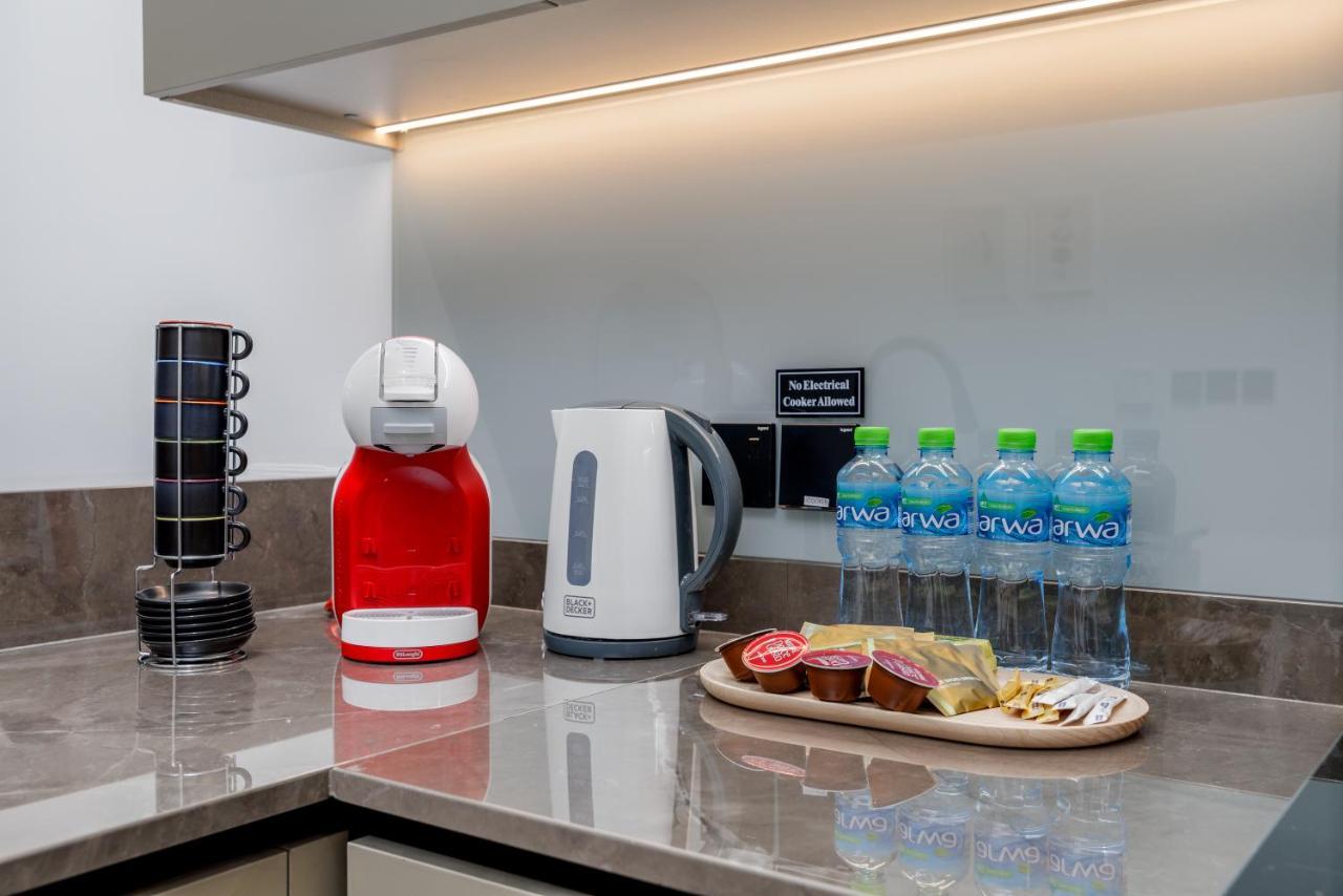 Waves Homes - Premium 1br Overlooking Burj Khalifa * Dubai