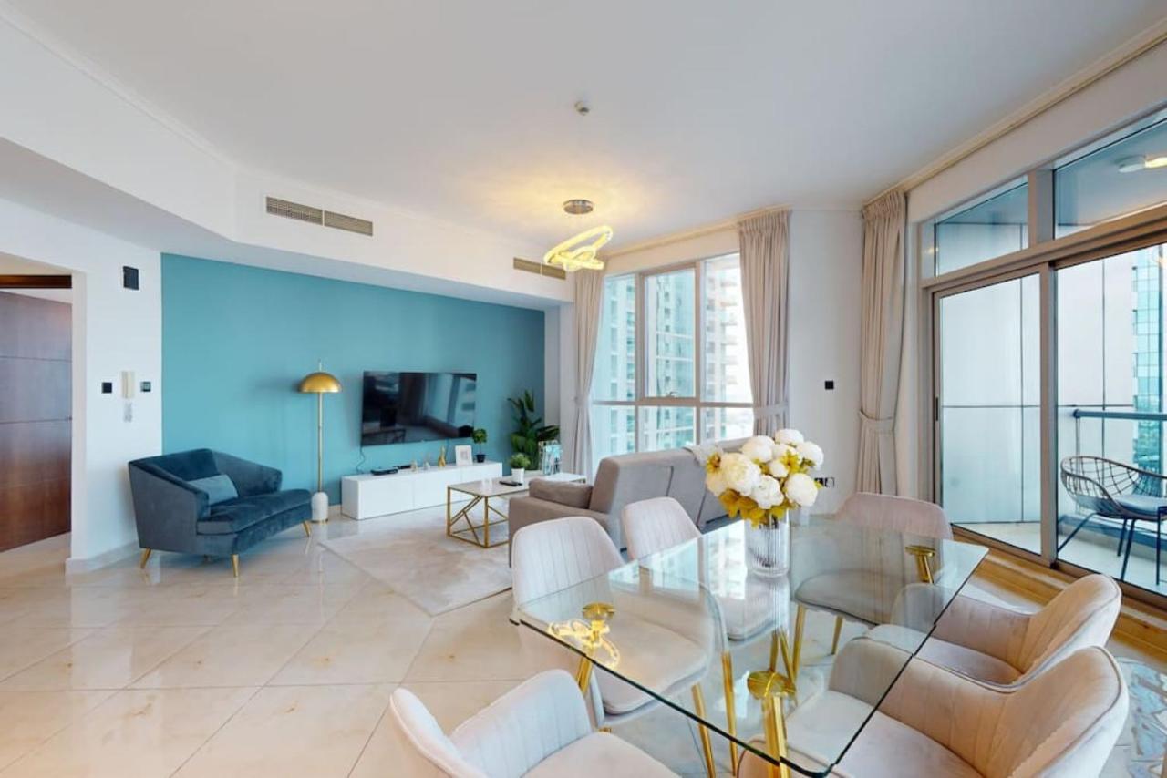 Torch Tower - Colourful Two Bedroom With View Apartment Dubai