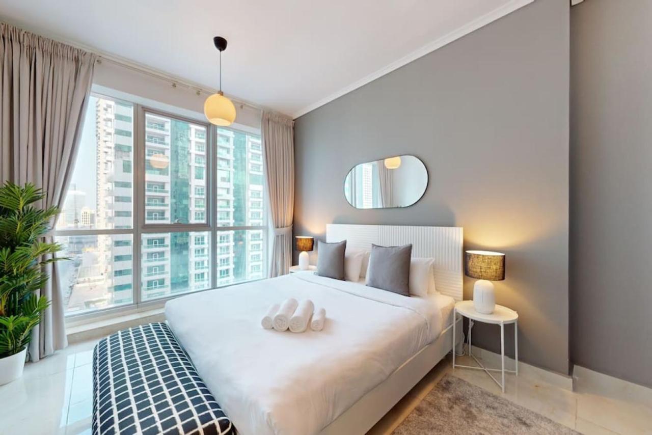 Apartment Torch Tower - Colourful Two Bedroom With View *